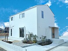 高垣工務店のカタログ「バランスを考えた規格住宅 『gritリーフレット』」の画像5