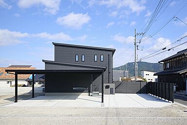 ALL・IN株式会社のカタログ「シンプルで効率的な家事動線の家|デザイン性・省エネ性能・耐震性能・快適空間を実現したECOSの家。」の画像