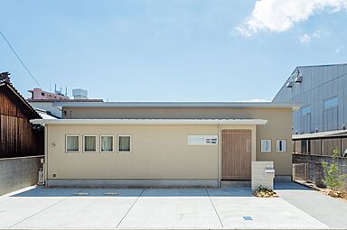 河窪建設株式会社のカタログ「【20代・30代向け】分譲地でも叶う平屋住宅での暮らし」のメイン画像