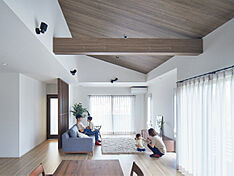 【パナソニックビルダーズグループ】丸良木材産業株式会社のカタログ「「平屋の家づくり」が分かる!カタログ&事例集|勾配天井や広いリビングの間取り【2200万円~の家づくり】」の画像3