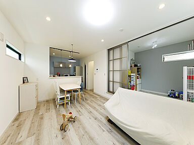 アオイ建設株式会社のカタログ「ZEH基準の高性能住宅が標準仕様」の画像1