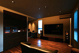 株式会社サートンホームのカタログ「時間を忘れるガレージハウス」の画像2