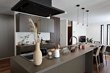 HAPPY HOUSE 掛川住宅公園モデルハウス(山田工務店)のカタログ「【西部エリアでの人気№1カタログ】大手ハウスメーカー超えのハイスペックな標準装備カタログ ※当社カタログ統計」の画像