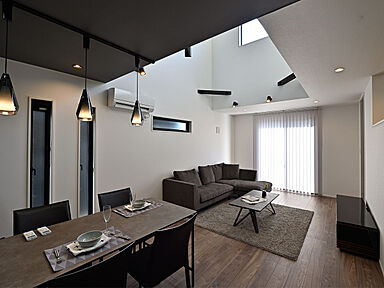 HAPPY HOUSE 藤枝住宅公園モデルハウス(山田工務店)のカタログ「生活は1Fで完結!半平屋の暮らし」のメイン画像