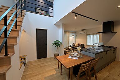 HAPPY HOUSE 掛川住宅公園モデルハウス(山田工務店)のカタログ「【NEW】niko and...が監修する家 niko and ... EDITHOUSE」の画像1