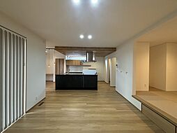 株式会社島津組のカタログ「和モダンに映える、洗練されたキッチンのある家。」の画像