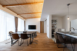 株式会社イチマルホームのカタログ「20代30代で建てる」の画像