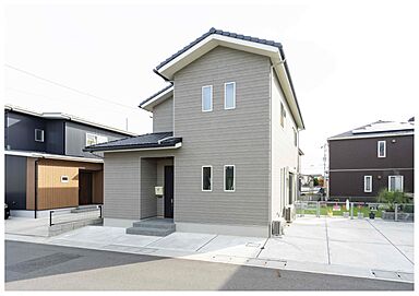 株式会社秀光ビルド 田辺営業所のカタログ「UL-J 2階建て」のメイン画像