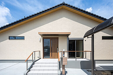 小川ホームズ(小川工業株式会社)のカタログ「【ワンフロアで快適に】ワンランク上の平屋暮らし」のメイン画像