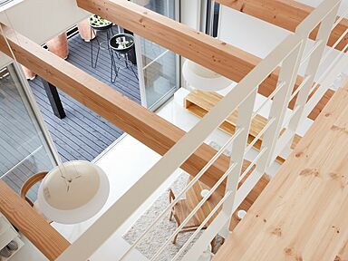 ロイヤルハウス 沖縄南店(株式会社秀建工業)のカタログ「グッドデザイン賞受賞の2階建住宅 外暮らしの家」の画像3