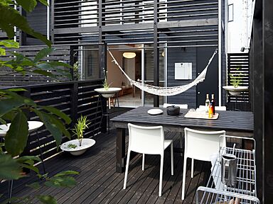 ロイヤルハウス 沖縄南店(株式会社秀建工業)のカタログ「グッドデザイン賞受賞の2階建住宅 外暮らしの家」の画像9