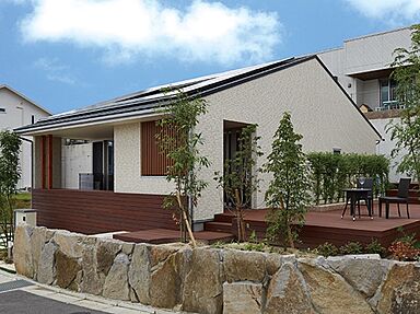 ロイヤルハウス 豊見城店(株式会社カモメトラスト)のカタログ「木の良さを最大限に高めた平屋 グランドワン」の画像