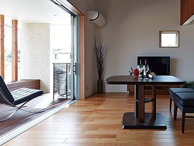 ロイヤルハウス 沖縄南店(株式会社秀建工業)のカタログ「木の良さを最大限に高めた平屋 グランドワン」の画像3