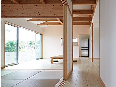 ロイヤルハウス 沖縄南店(株式会社秀建工業)のカタログ「木の良さを最大限に高めた平屋 グランドワン」の画像6