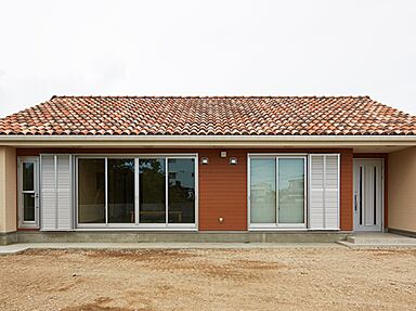 ロイヤルハウス 沖縄南店(株式会社秀建工業)のカタログ「木の良さを最大限に高めた平屋 グランドワン」の画像8