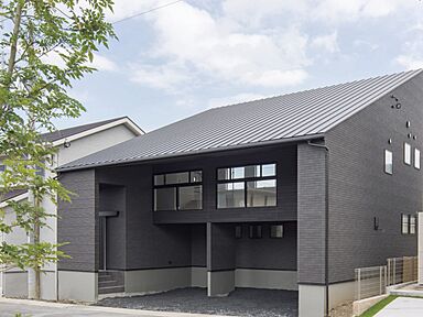 ロイヤルハウス 沖縄南店(株式会社秀建工業)のカタログ「グッドデザイン賞連続受賞 ロイヤルSSS構法で建てる家(基本カタログ)」の画像3