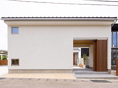 ロイヤルハウス 沖縄南店(株式会社秀建工業)のカタログ「グッドデザイン賞連続受賞 ロイヤルSSS構法で建てる家(基本カタログ)」の画像4