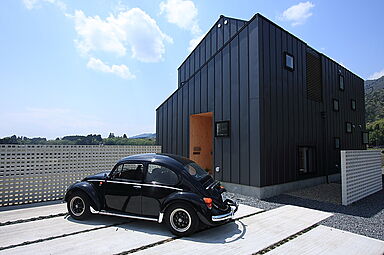マキノのメタセコイア並木道にある会社 青谷建築工房のカタログ「高島市でアトリエ建築家と建てる家」の画像