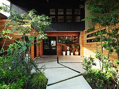 マキノのメタセコイア並木道にある会社 青谷建築工房のカタログ「メタセコイア並木道を眺めながらのんびりできる『家づくりCafe』」の画像