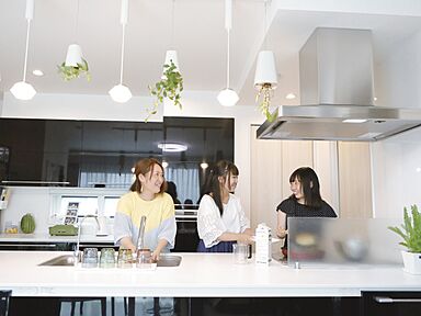 一条工務店のカタログ「【一条工務店】実例集 二世帯住宅特集 VOICE of ICHIJO」の画像2