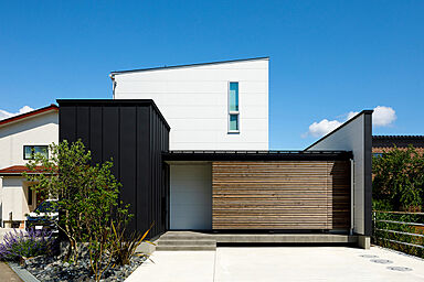 DETAIL HOME(ディテールホーム)のカタログ「【2,500万円からの家づくり】新潟の暮らしをデザインする - DETAIL HOME(ディテールホーム)の建築実例集をプレゼント」の画像