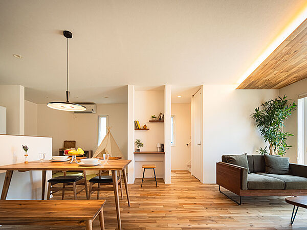 KOYO ARCHITECTSの住宅イベント「【見学会】~上質な無垢材を体感。32坪の等身大モデルハウス~松山本店モデルハウス」の開催場所松山本店モデルハウスの画像2