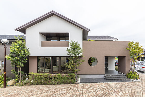 アキュラホーム(AQ Group)の住宅イベント「【年間5,000組以上が予約!】大好評!はじめての家づくり相談会(無料)」の開催場所松戸展示場 @けやき通り沿い 坪庭と収納スペースが特徴のモデルハウスの画像1