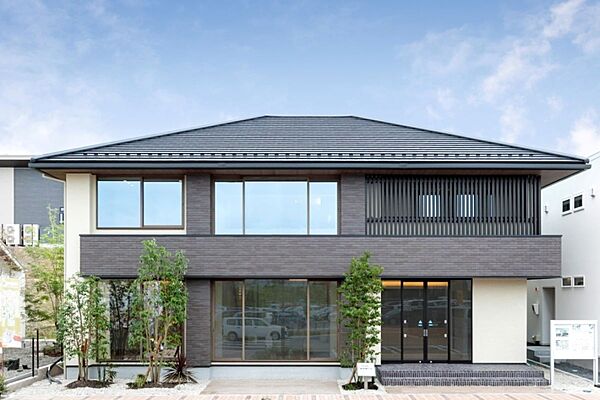 アキュラホーム(AQ Group)の住宅イベント「【年間5,000組以上が予約!】大好評!はじめての家づくり相談会(無料)」の開催場所イオンモール土岐展示場 @土岐プレミアム・アウトレット 約5.8mの吹き抜け体験の画像1