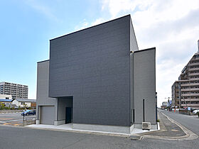 株式会社エイト31坪の狭小地に建つ「断熱等級7」の等身大モデルハウスの画像1