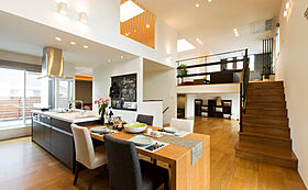 株式会社アッシュホーム「断熱等級7、太陽光10.56kw標準搭載~35年で約700万円経済効果!」稲沢モデルハウスの画像2