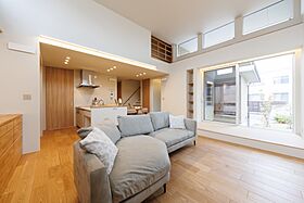 株式会社さくら 富山店魚津市本江モデル|吹き抜けリビング×ヌックの画像2