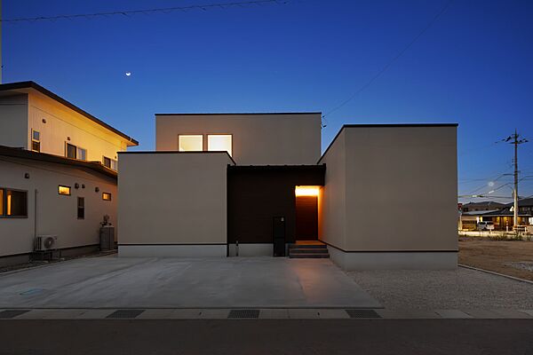 株式会社さくら 富山店富山市下堀モデルハウス|一階主寝室×スキップフロア×ホームライブラリの画像1