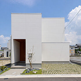 高橋開発株式会社シュッとした家 with ロジアの画像2