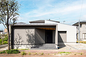 平屋生活見附市上新田町モデルハウス|「中庭」のある平屋生活の画像1