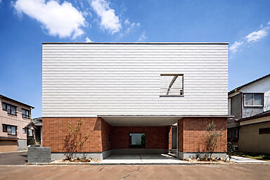 DETAIL HOME(ディテールホーム)の住宅イベント「長岡市大島新町モデルハウス|上質な素材美を愉しむ、ガレージとインナーテラスのある邸宅」の画像